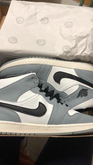 Zapatillas Jordan Gris y Blanco