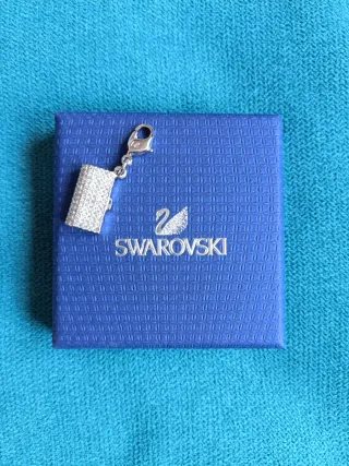 Colgante, charm "Swarovski". Sin usar