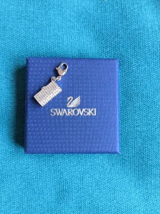 Colgante, charm "Swarovski". Sin usar