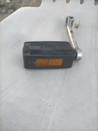 Pedal Vespino con la biela cromada