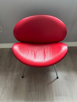 Sillón moderno rojo