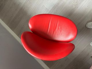 Sillón moderno rojo