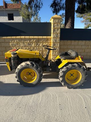 Tractor Pasquali 996 con remolque