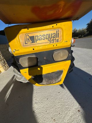 Tractor Pasquali 996 con remolque