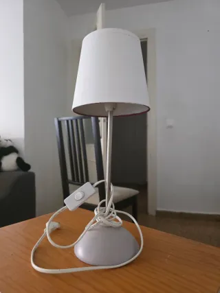 Lámpara de mesa escritorio o mesita de noche