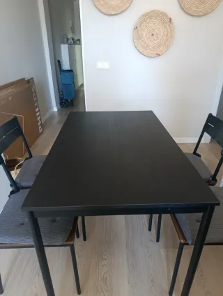Mesa comedor y 4 sillas Ikea