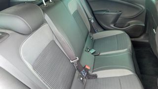 Opel Astra 1.4T SHT Business Elegance CVT 107 kW (145 CV)