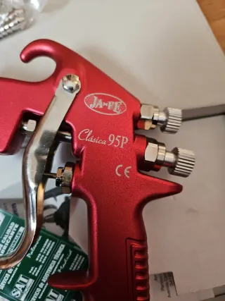 Pistola aerográfica SAT Classic 95P Roja