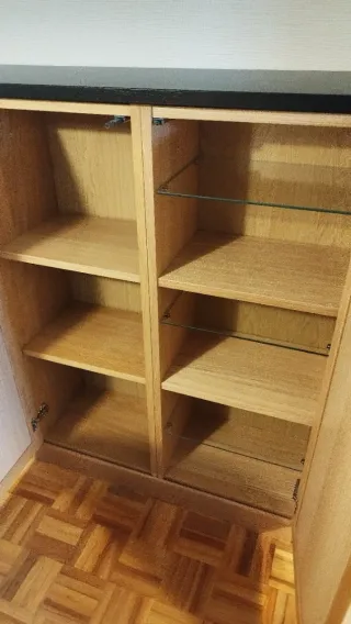 Aparador madera y tapa en negro