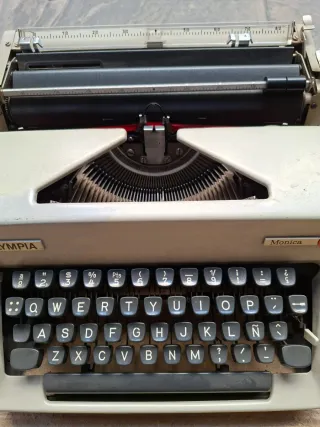 Máquina de escribir Olympia.