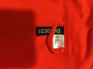 Cazadora vaquera roja