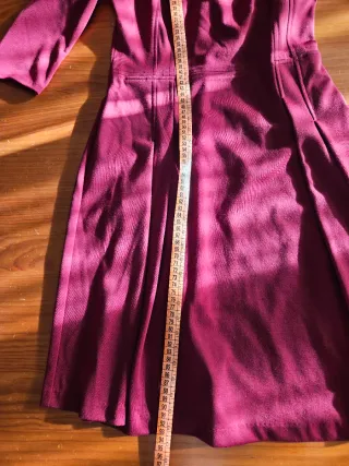 Vestido original Uterqüe en color granate