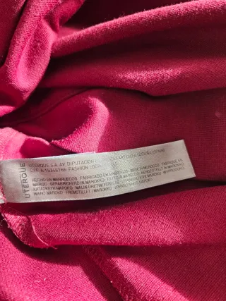 Vestido original Uterqüe en color granate