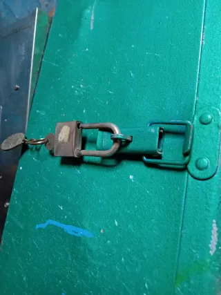 Cajón metálico para herramientas