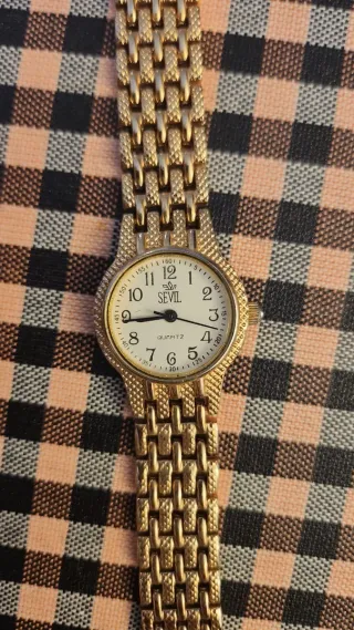 Reloj Sevil Mujer Dorado. NO PILA
