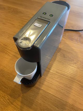 Cafetera Nespresso Krups Essenza Mini