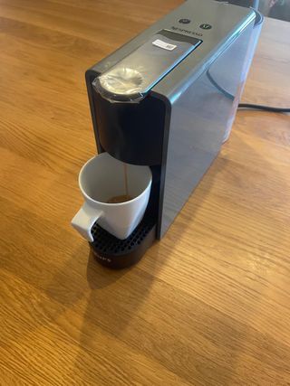 Cafetera Nespresso Krups Essenza Mini