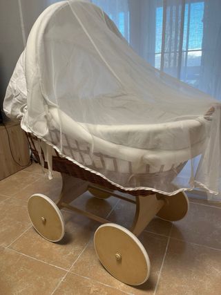 Moisés mimbre y madera bebé