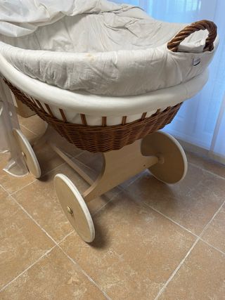 Moisés mimbre y madera bebé