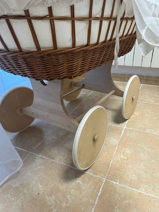 Moisés mimbre y madera bebé