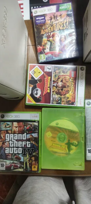Xbox 360 con Kinect, 2 mandos y 6 juegos