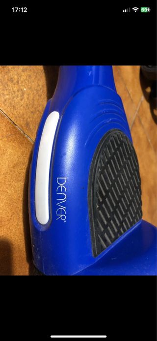 Patinete eléctrico azul