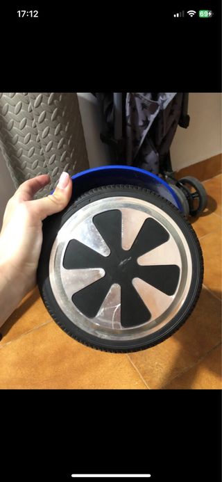 Patinete eléctrico azul