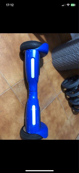 Patinete eléctrico azul