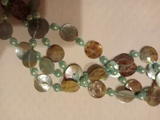 Collar de nácar y perlas