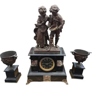 Reloj de mesa antiguo francés con figuras