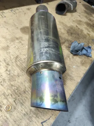 Silencioso Invidia GT300