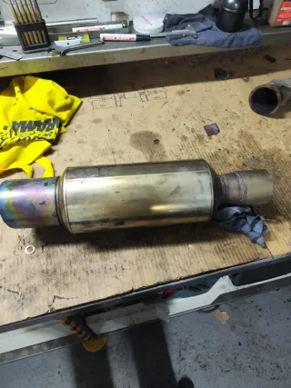 Silencioso Invidia GT300