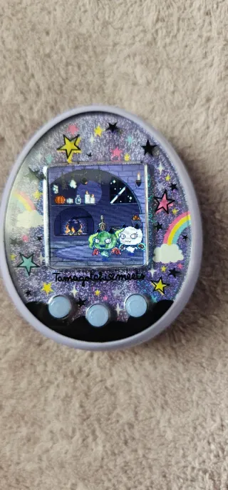 Tamagotchi Meets Magic Morado
