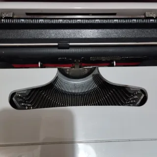 Macchina da scrivere Scheidegger President olivett