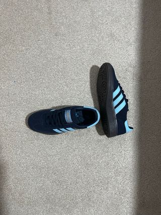 Adidas Spezial Azul Marino y Dorado