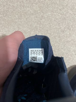 Adidas Spezial Azul Marino y Dorado