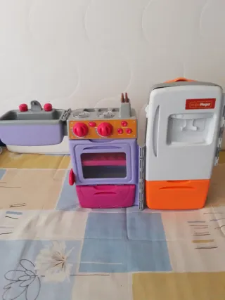 Cocina de juguete con maleta