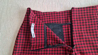 Falda cuadros roja y negra