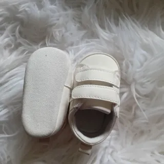 Zapatillas niña blancas velcro