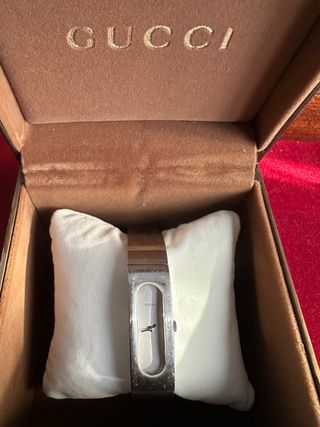 Reloj Gucci 2400 S - Vintage Minimalista (Original