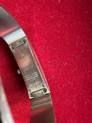 Reloj Gucci 2400 S - Vintage Minimalista (Original