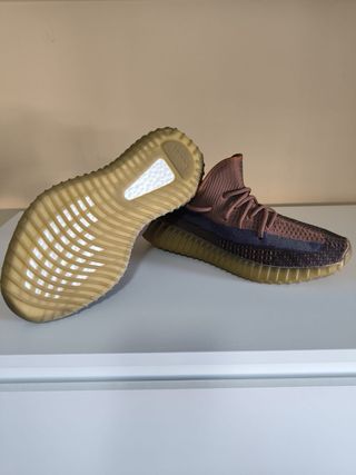 Zapatillas Adidas Yeezy Marrones y Azules