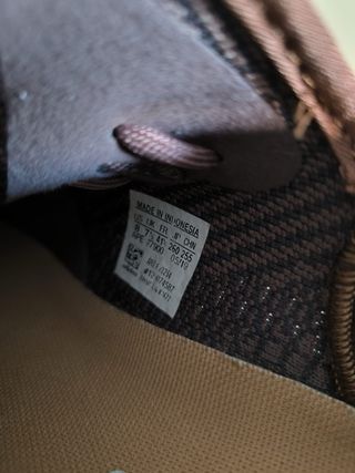 Zapatillas Adidas Yeezy Marrones y Azules