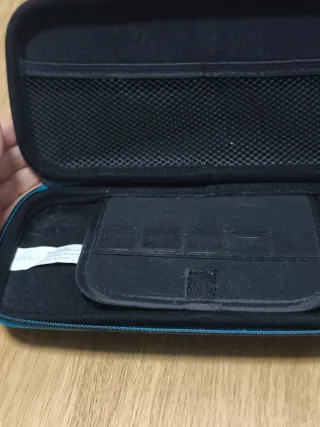 Nintendo Switch con Caja + Juego y funda completa