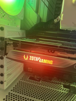 Tarjeta Gráfica Zotac 4060 Ti 16GB VRAM - Garantia