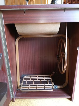 Máquina de coser Singer 1896 con mueble original