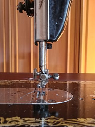 Máquina de coser Singer 1896 con mueble original