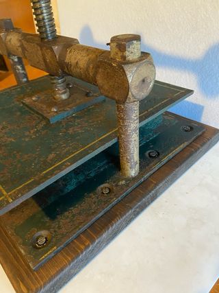 Antico torchio stampa/rilegatura