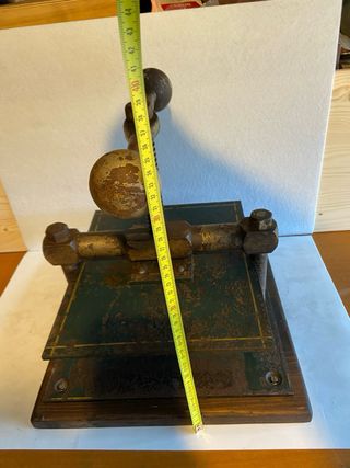 Antico torchio stampa/rilegatura