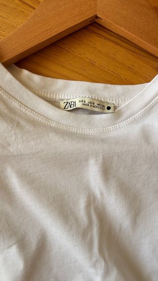 Camiseta Zara hombreras blanca